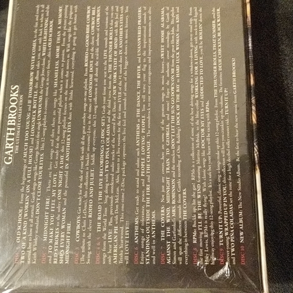 Garth Brooks "The Ultimate Collection" 10 CD Set - Picture 3 of 4